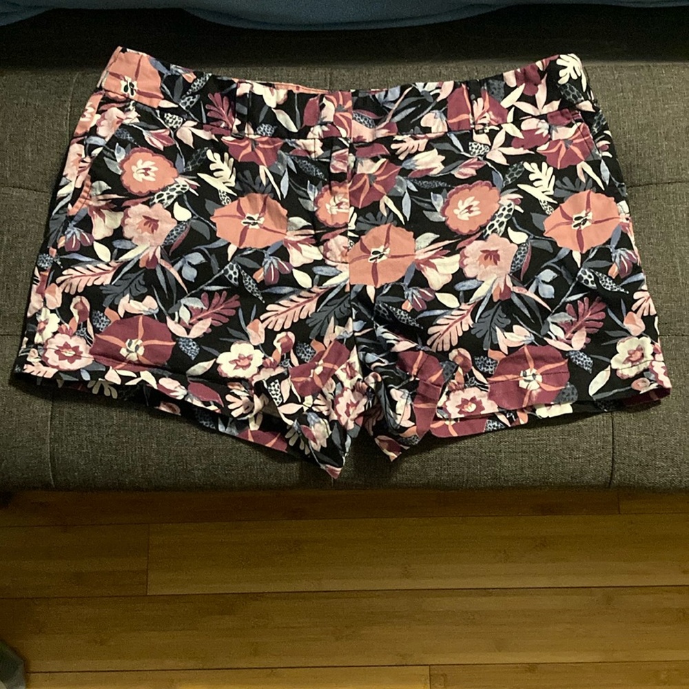 Loft Women’s Size 14 Floral Shorts